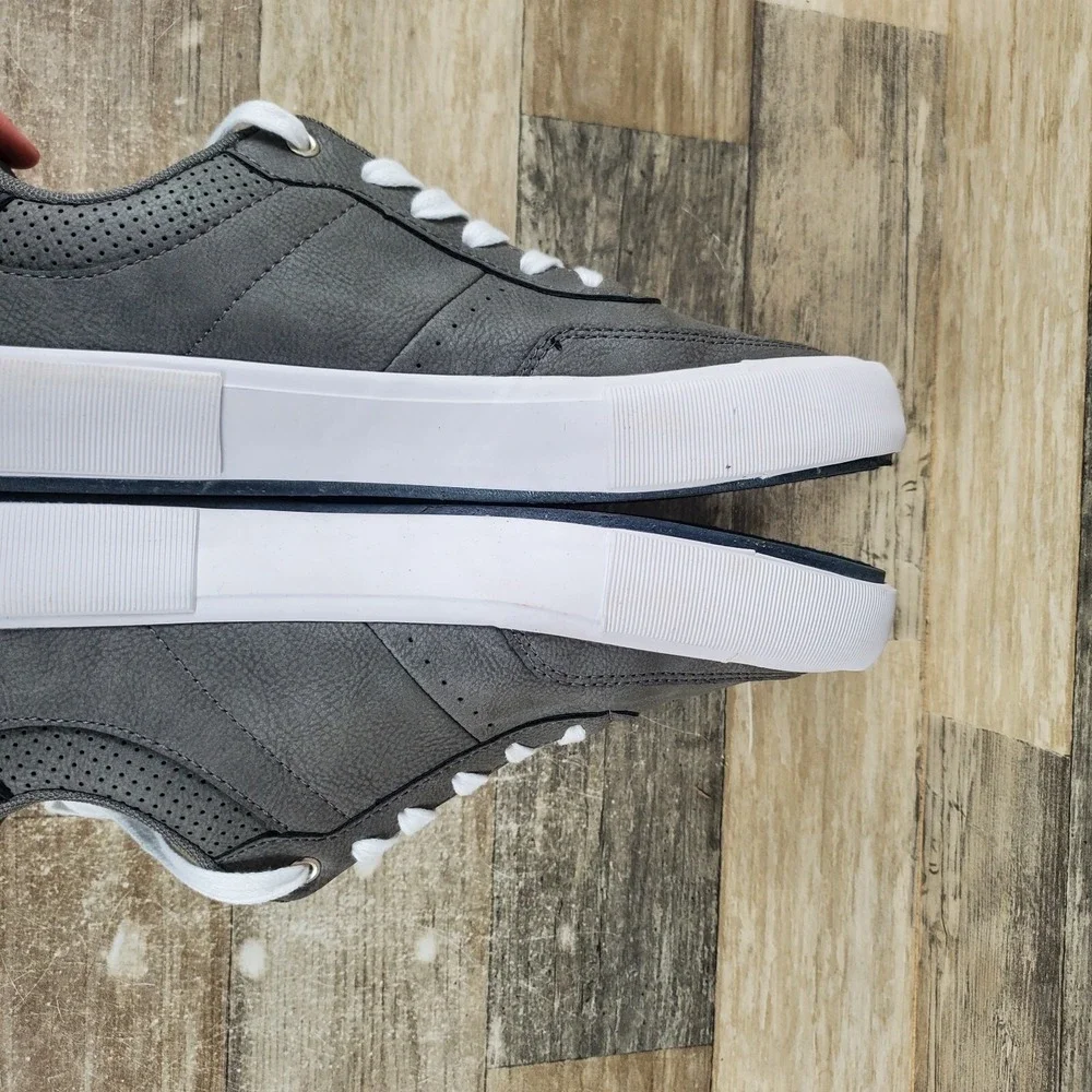 Levis Munro SC Shoes Mens Sz 9 Athletic Gray White Lace-Up Fashion Sneakers